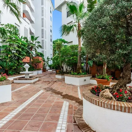 By Riva - Amazing View, In Medina Garden Of Puerto Banus Appartement *